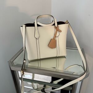 Tory Burch SMALL PERRY TRIPLE-COMPARTMENT TOTE BAG
